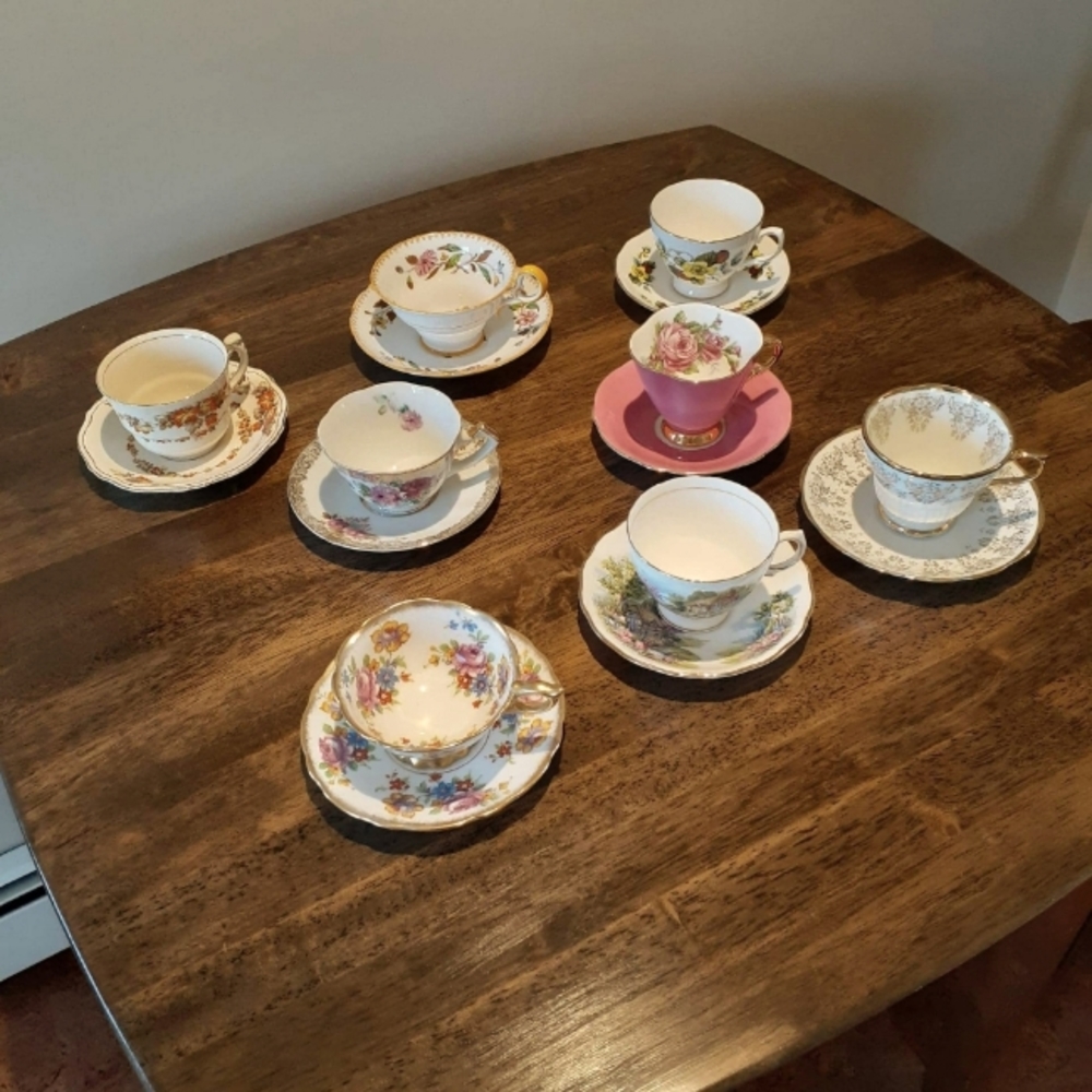 8 china cups & saucers